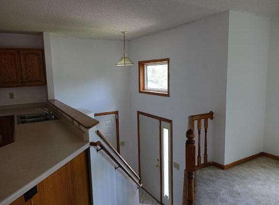 3rd image of 478 Gentry Ave N