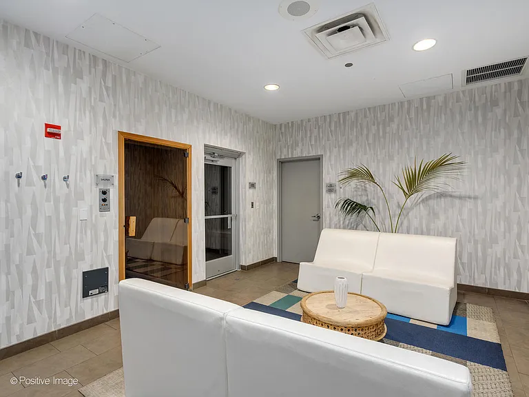 225 N Columbus Dr #5510 — Photo 42