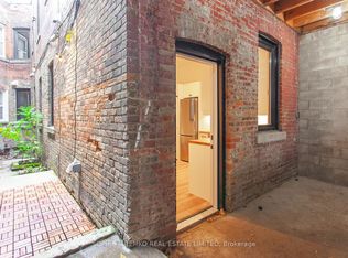 2100 Dundas St W #1, Toronto, ON M6R 1W9