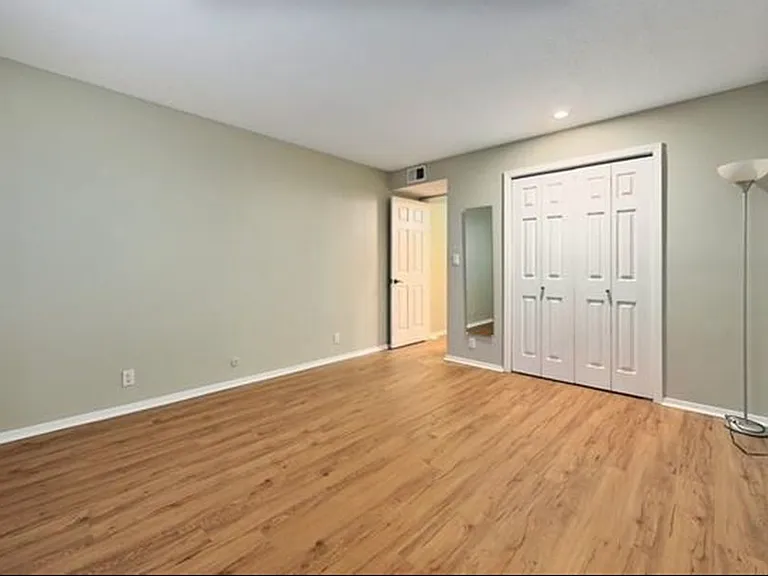 4143 Roanoke Rd #6 — Photo 3