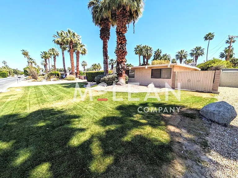 2737 E Plaimor Ave — Photo 12