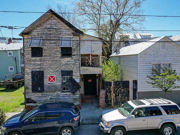 3rd image of 13 Line St