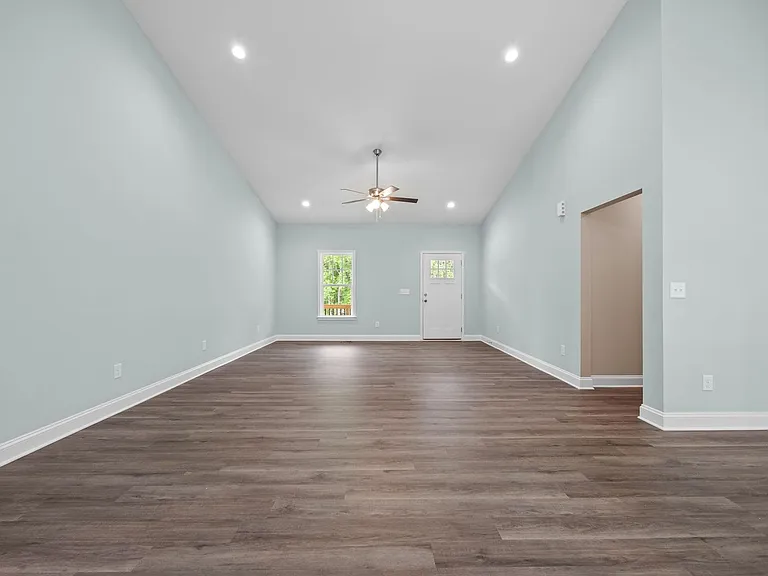 55 Leisure Ln — Photo 14