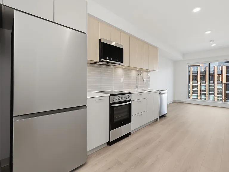 1529 Oxford St — Photo 44
