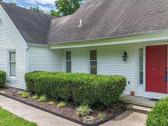 3rd image of 413 Edwards Dr