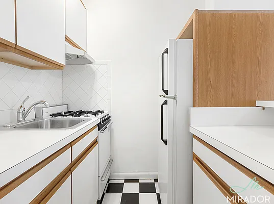 Rented by Mirador Real Estate | media 22