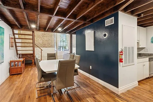 1 bed, 1.0 bath, 1140 sqft, $2,500 — Photo 2