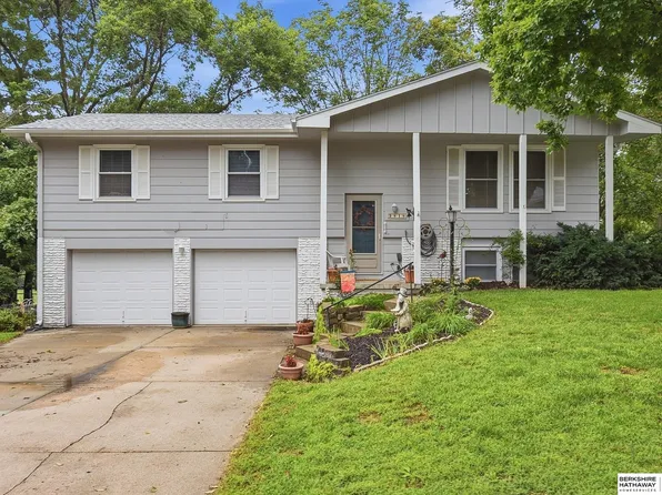 3818 N 95th St, Omaha, NE 68134