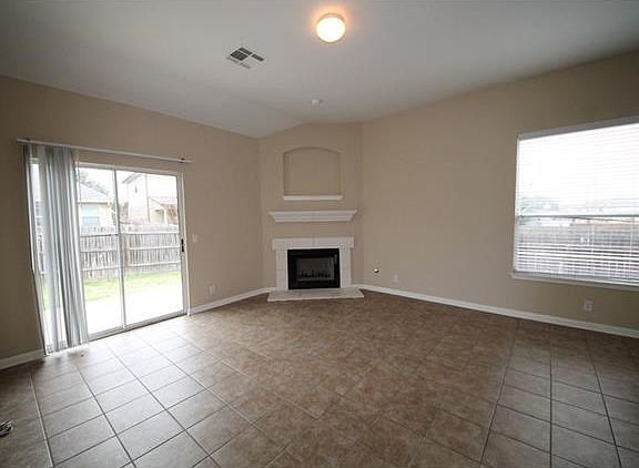 3rd image of 8211 Menlo Park Pl