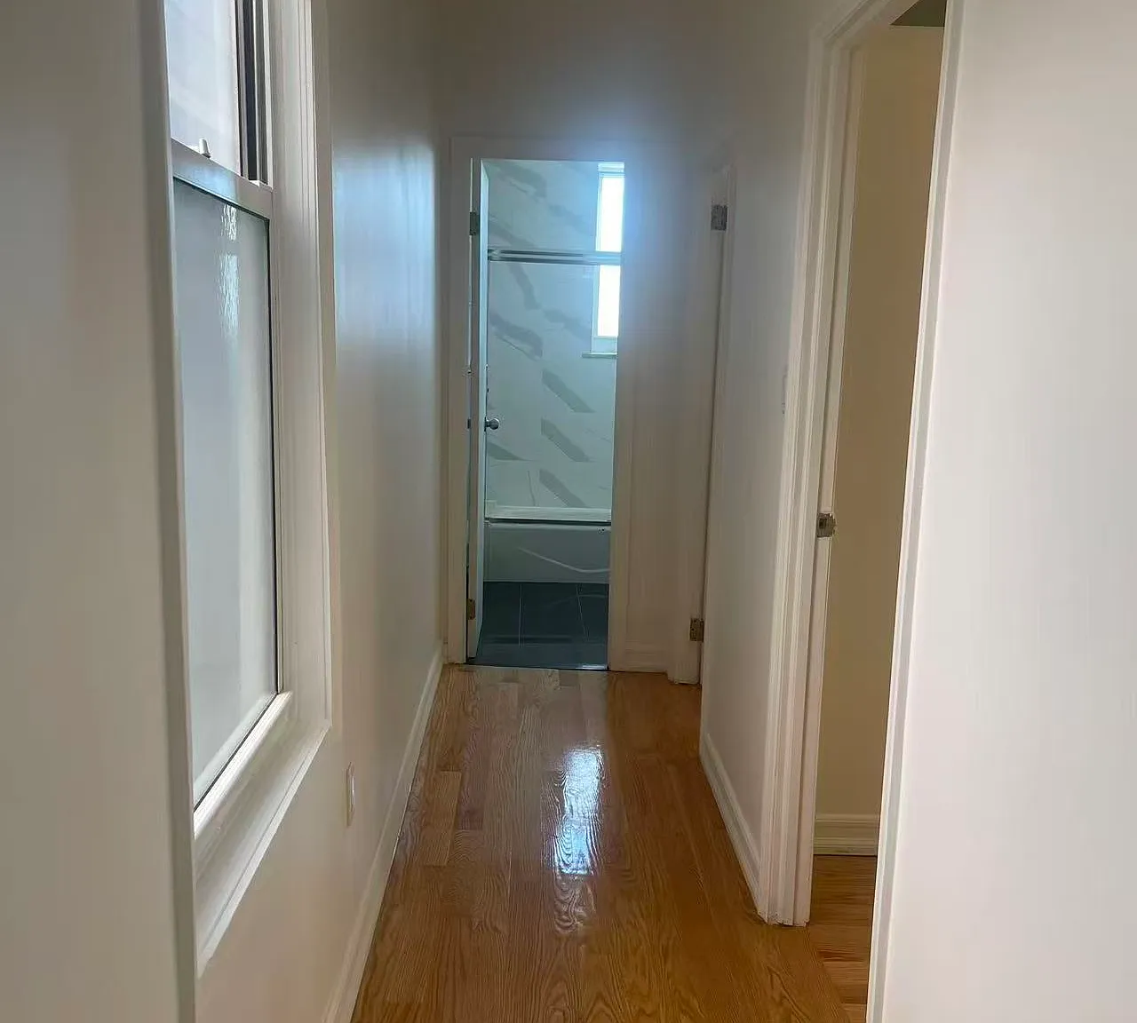 3 bed, 1000 sqft, $3,200 — Photo 1