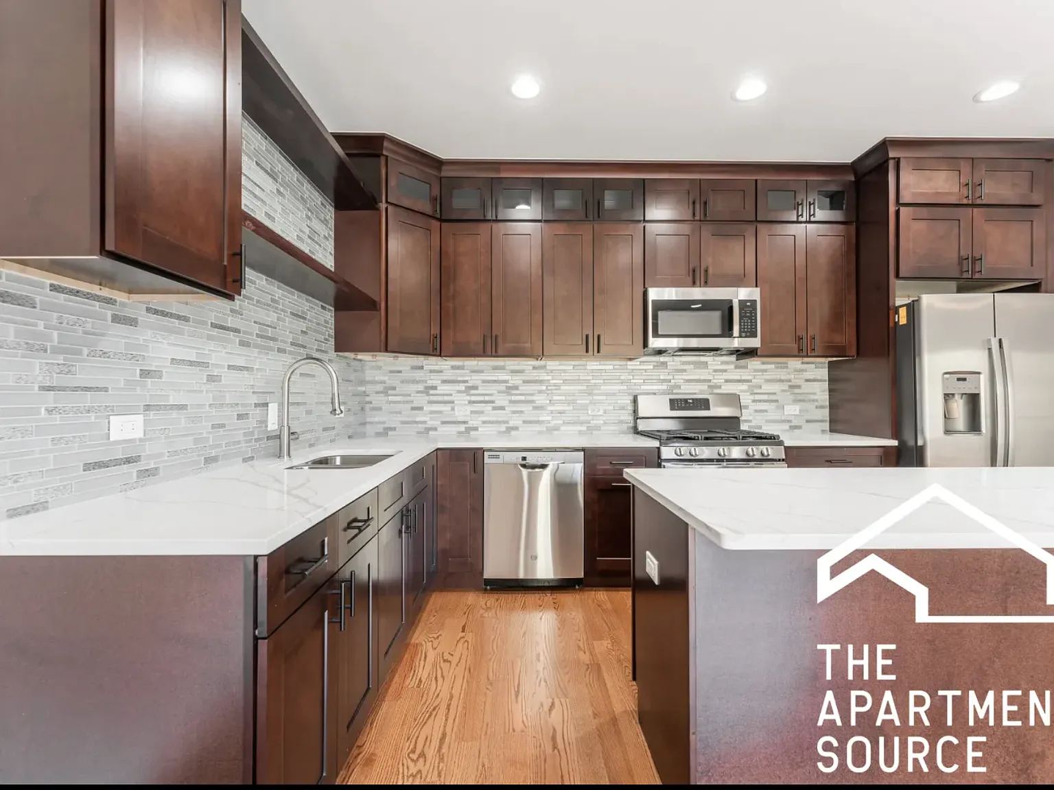 3 bed, 1300 sqft, $3,960 — Photo 1