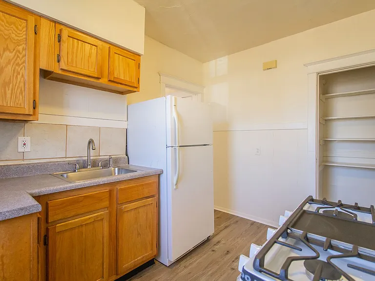 (220) 1140 Ursula Ave — Photo 11
