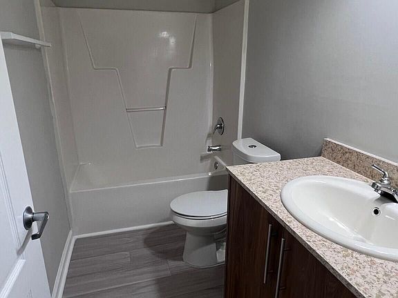 4th image of 3000 S Adams St #434