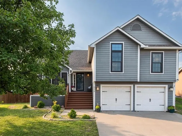926 Hickory Ct, Eudora, KS 66025