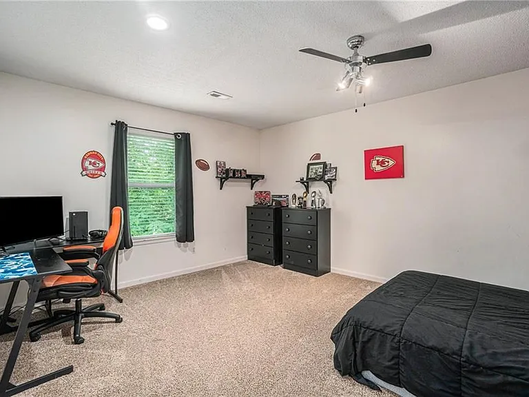 1853 Chickadee Dr — Photo 12