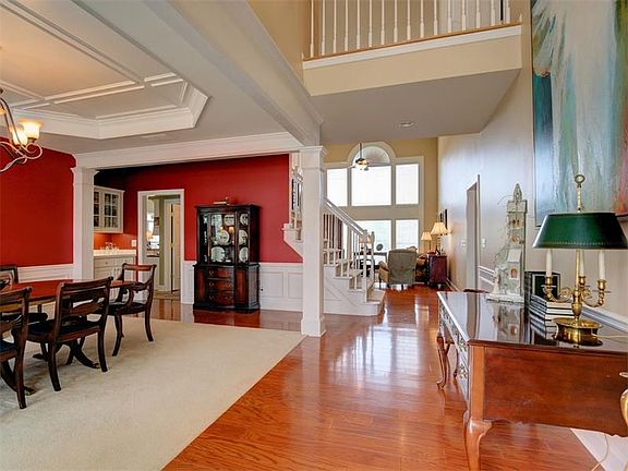 4th image of 1304 Calderwood Ct SE