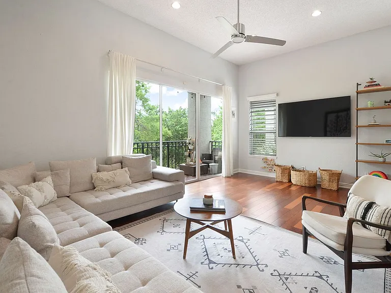 617 Tropical Breeze Way — Photo 6