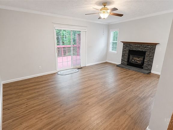3rd image of 32 Yarrow Circle