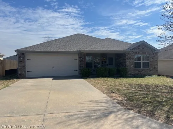 216 Regency Dr, Barling, AR 72923