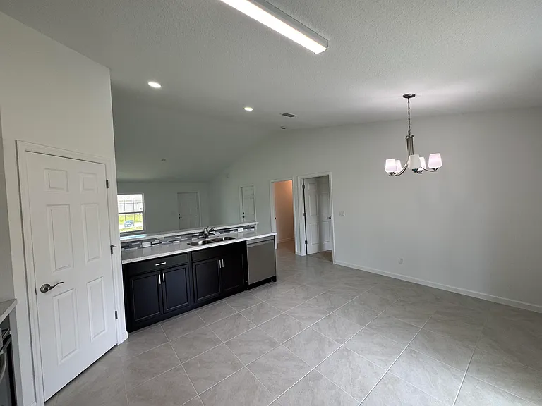 532 SW Buswell Ave — Photo 14