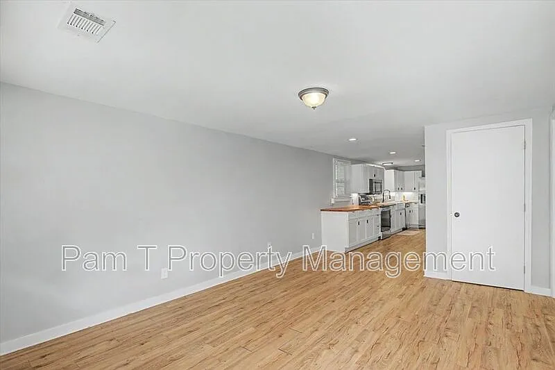 3 bed, 2.0 bath, 1222 sqft, $1,849 — Photo 3