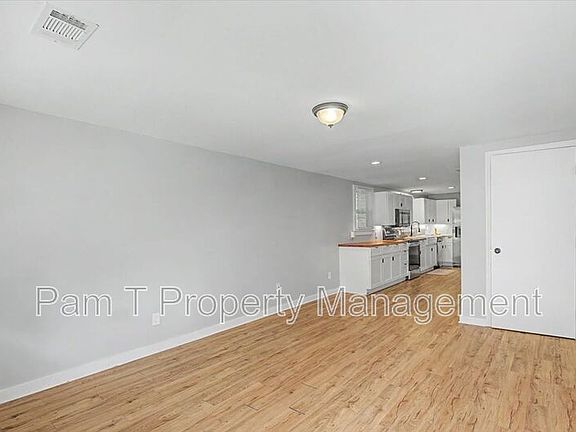 3rd image of 1320 E 58th St