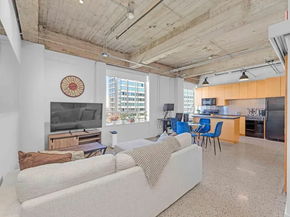 710 Colorado St APT 8C, Austin, TX 78701