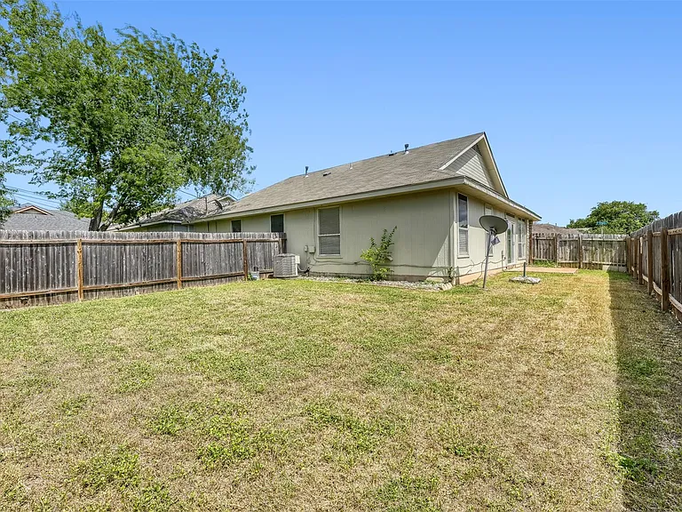 500 Gregory Ct — Photo 18