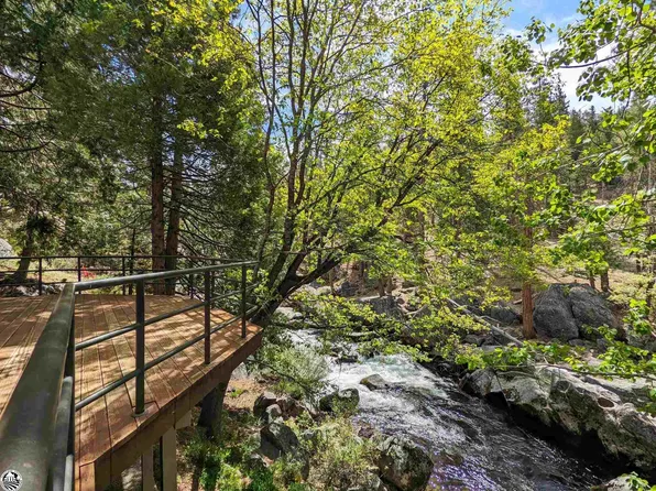28685 Herring Creek Ln, Strawberry, CA 95375