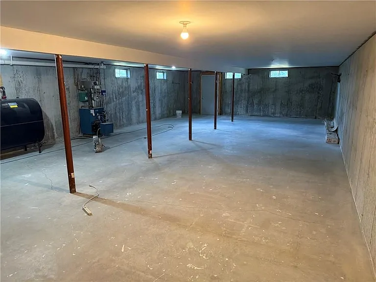 16 Brenden St — Photo 15