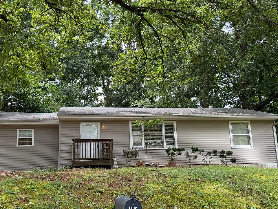 158 E Lee Ave