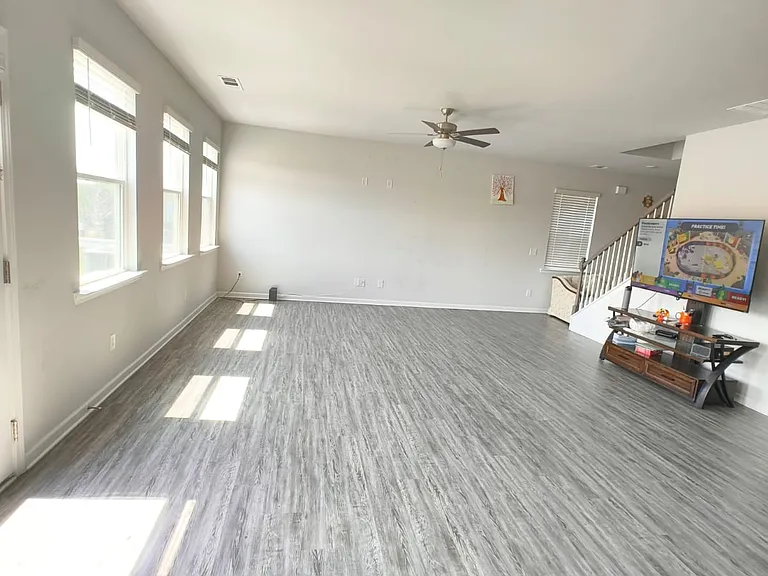 52 Briarwood Dr E — Photo 4