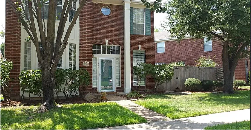4 bed, 2.5 bath, 1875 sqft, $2,800 — Photo 2