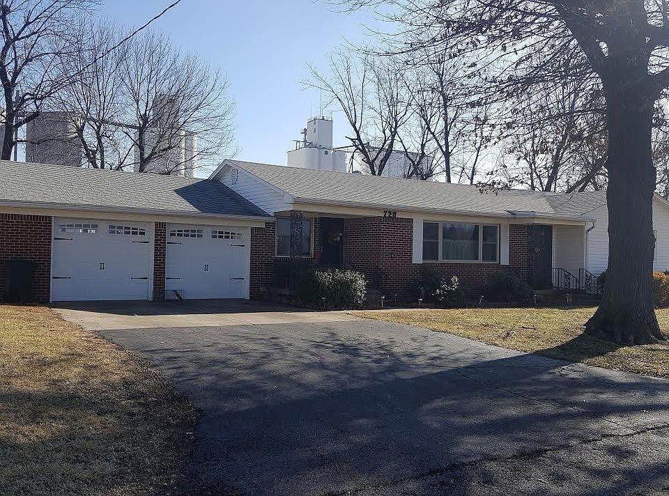 1st image of 720 S Park Dr