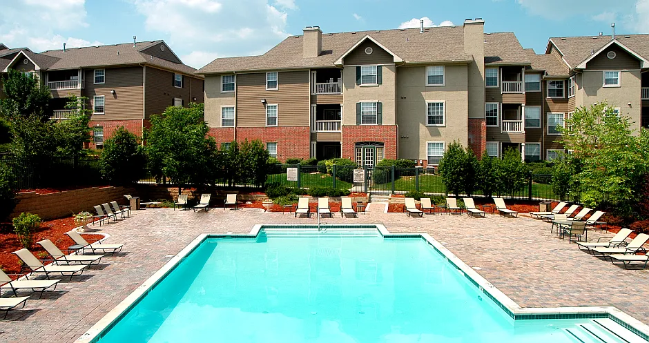 Breckenridge Apartments — Photo 1