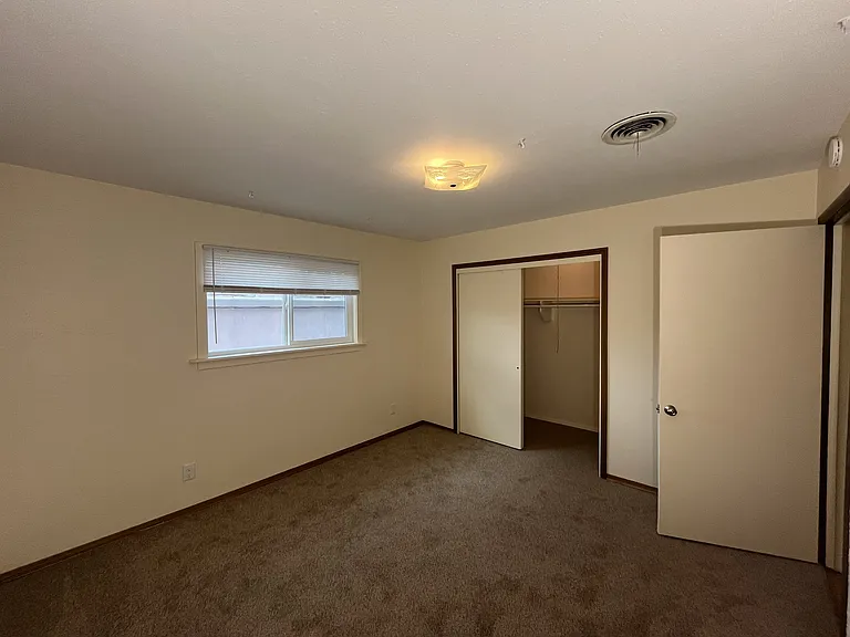 1st Bedroom, Large Closet, New Carpet