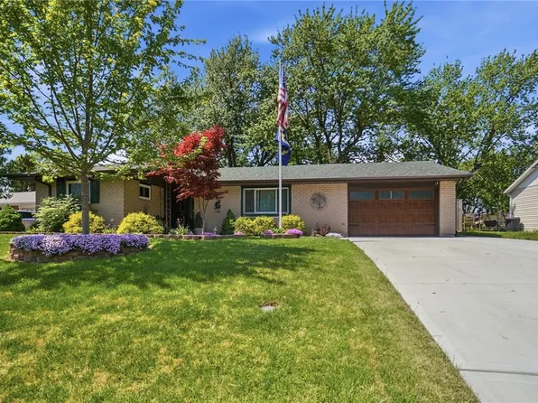 106 Sharon Dr, Piqua, OH 45356