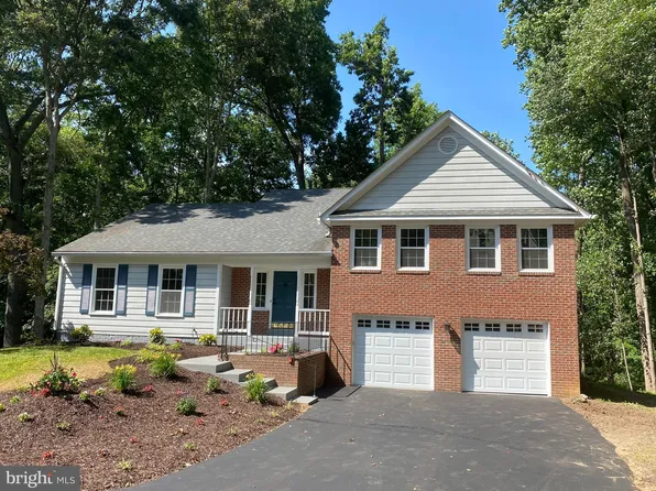 11924 Latigo Ln, Oakton, VA 22124