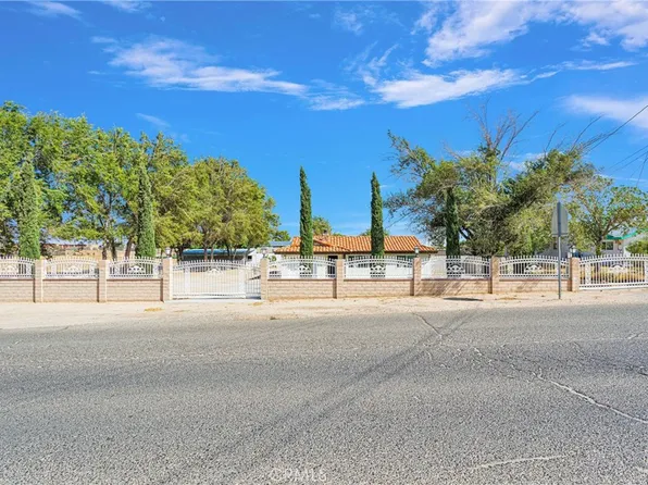 17490 Yucca St, Hesperia, CA 92345