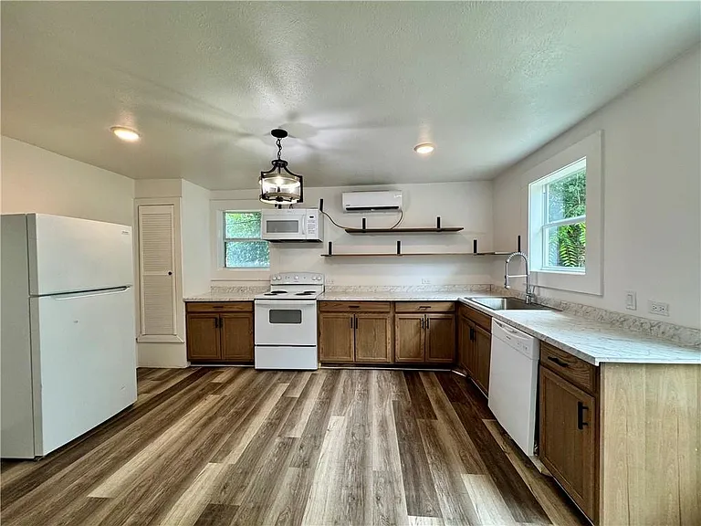 500 W Merriman St — Photo 15