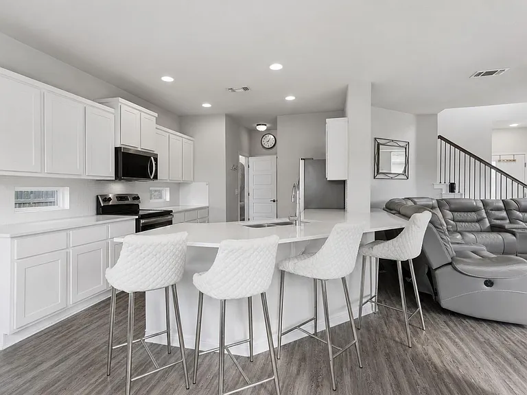 10005 Dalliance Ln — Photo 8
