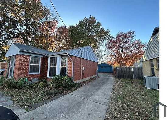 1111 Lucille St — Photo 16