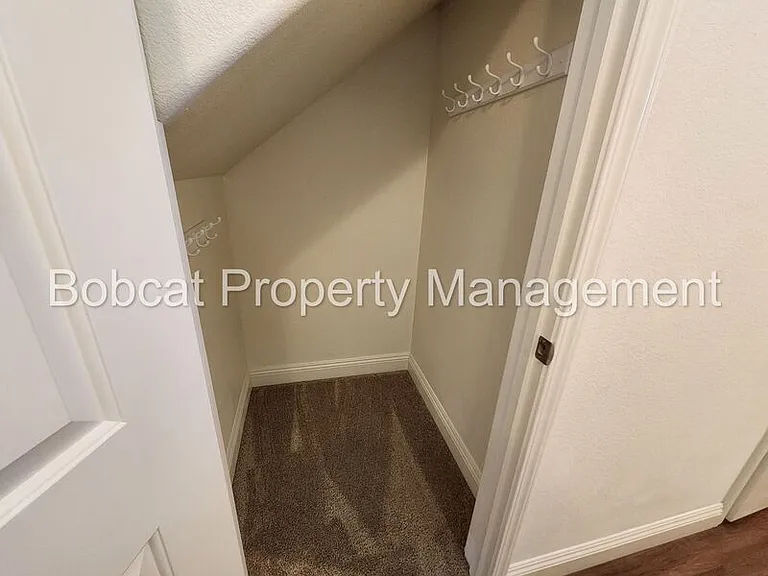 1234 Saltern Dr — Photo 5