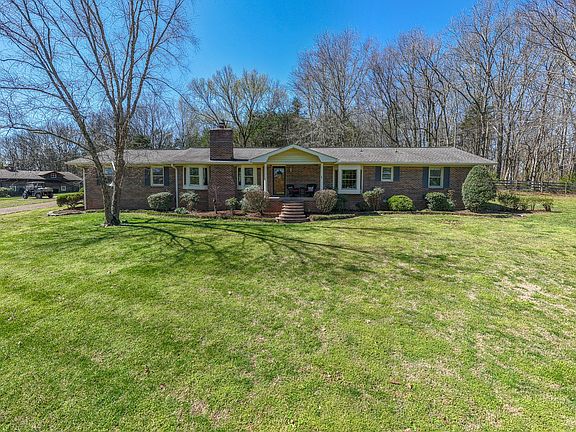 2nd image of 1889 W Harpeth Rd