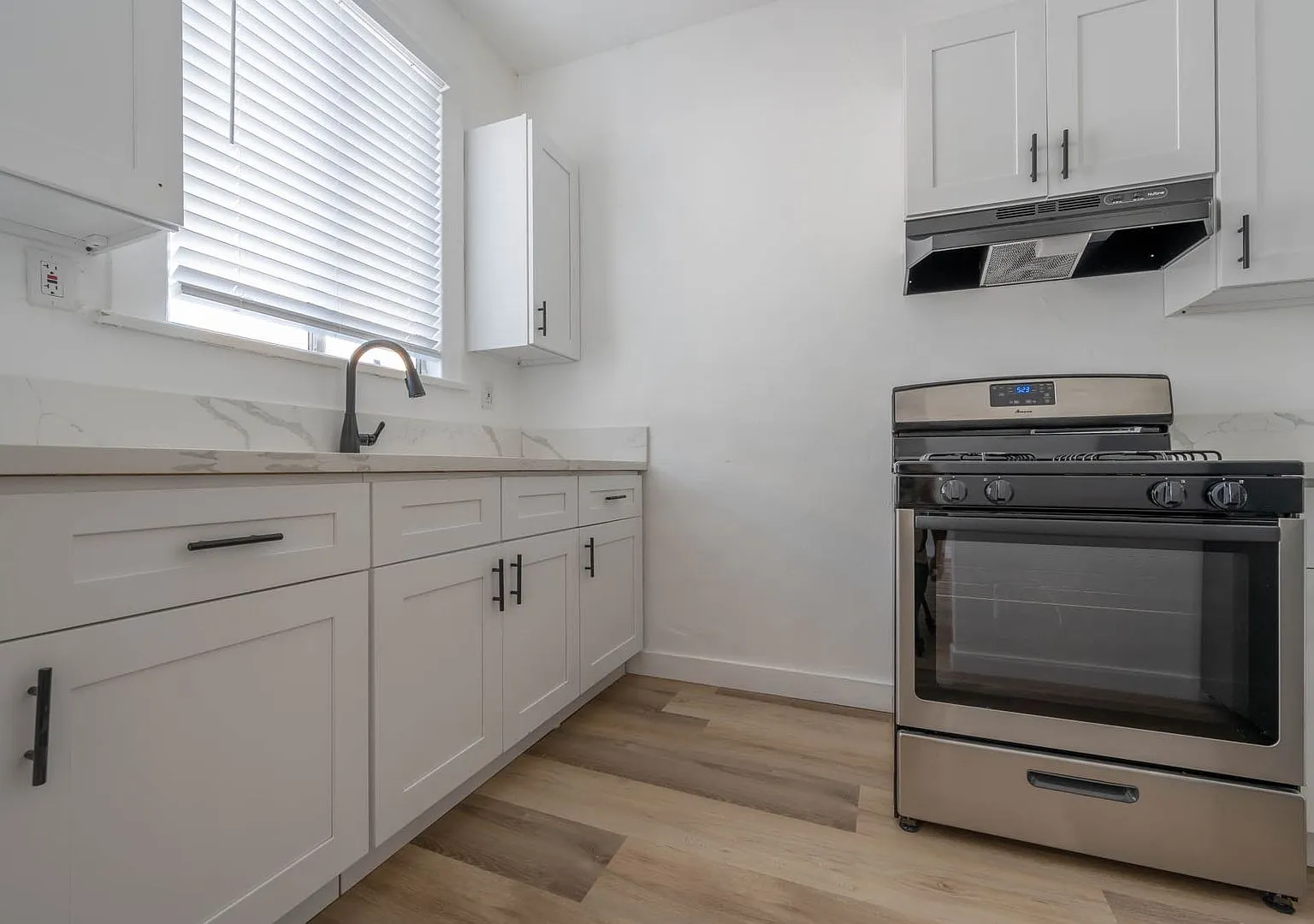 Studio, 450 sqft, $1,200 — Photo 4