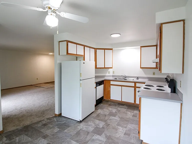 3605-3625 Belle Vista Ct S — Photo 8