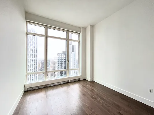 Rented by Koriny NYC LLC | media 18