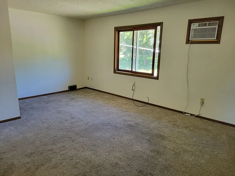 138 N Bay St — Photo 7