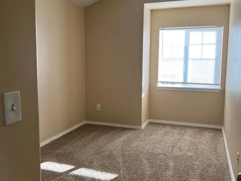 20460 Noble Ln — Photo 14