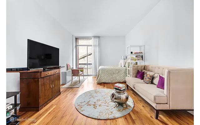 Rented by Douglas Elliman | media 26